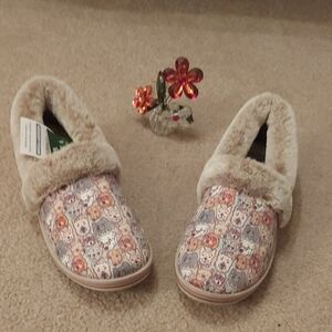 Skechers Women's DOG Slippers - Multicolor